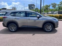 2025 Nissan
X-TRAIL ST