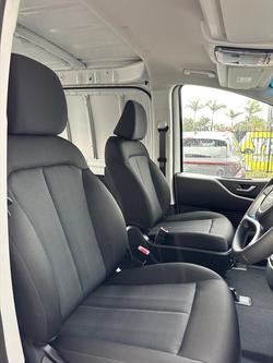 2024 Hyundai STARIA LOAD US4.V3 MY25 CREAMY WHITE