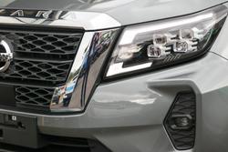 2025 Nissan
Navara ST DUAL CAB