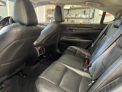 2014 Lexus ES 300h Sports Luxury AVV60R Onyx