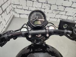 2025 Triumph Bonneville Bobber Bobber Black
