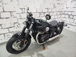 2025 Triumph Bonneville Bobber Bobber Black