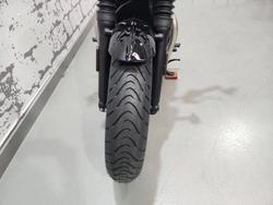 2025 Triumph Bonneville Bobber Bobber Black