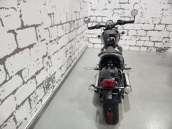 2025 Triumph Bonneville Bobber Bobber Black