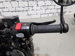 2025 Triumph Bonneville Bobber Bobber Black