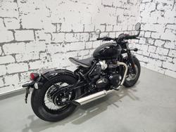 2025 Triumph Bonneville Bobber Bobber Black
