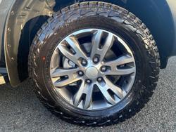 2017 Ford
                Everest Trend
