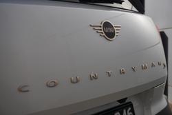 2024 MINI
Countryman SE Favoured