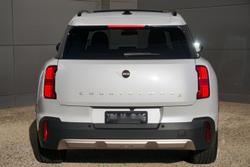2024 MINI
Countryman SE Favoured