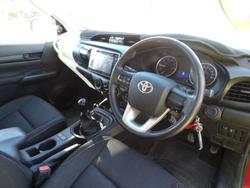 2016 Toyota
Hilux SR5
