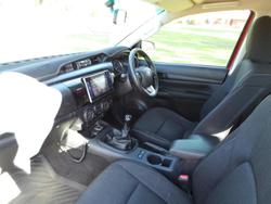 2016 Toyota
Hilux SR5