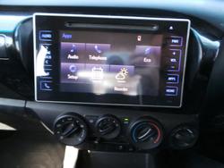 2016 Toyota
Hilux SR5