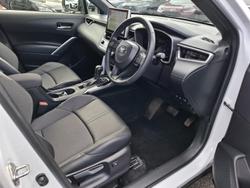 2022 Toyota
                Corolla Cross GXL