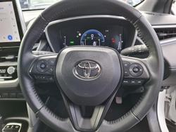 2022 Toyota
                Corolla Cross GXL