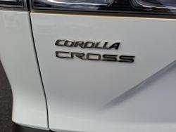 2022 Toyota
                Corolla Cross GXL
