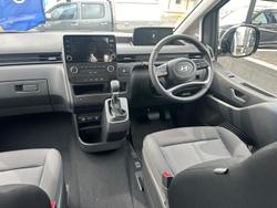 2024 Hyundai
                STARIA LOAD 