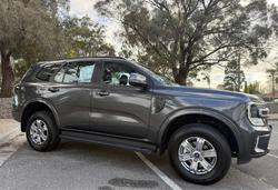 2024 Ford
Everest Ambiente