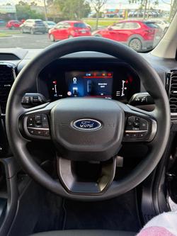 2024 Ford
Everest Ambiente