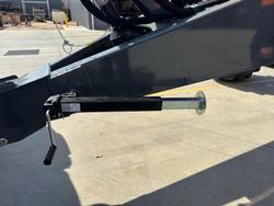 0 AGRIMEC Granbox Standard 16000 Chaser Bin New RED