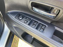 2020 Mitsubishi
Outlander ES