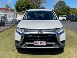 2020 Mitsubishi
Outlander ES