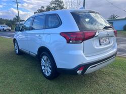 2020 Mitsubishi
Outlander ES