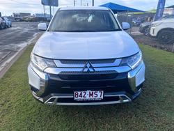 2020 Mitsubishi
Outlander ES