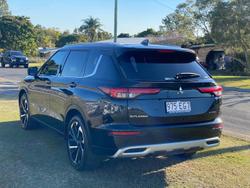 2022 Mitsubishi
                Outlander Exceed