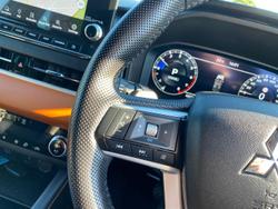 2022 Mitsubishi
                Outlander Exceed