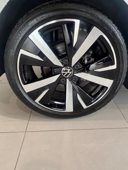 2025 Volkswagen Golf 110TSI Style 8.5 MY25 Pure White