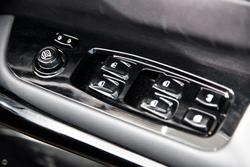 2025 Mahindra XUV700 AX7L