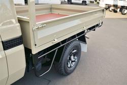 2025 Toyota
LC Military LC70 4.5L Dsl Single Cab Chassis 5MT GXL