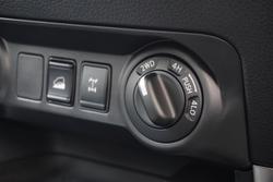 2024 Nissan
                Navara SL