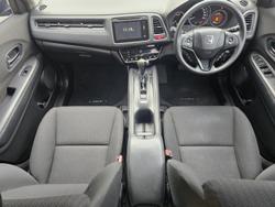 2017 Honda
                HR-V VTi