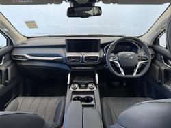 2025 LDV
D90 Executive