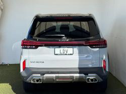 2025 LDV
D90 Executive