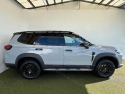 2025 LDV
D90 Executive