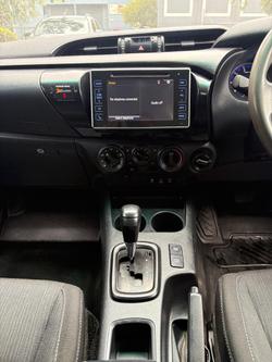 2019 Toyota
Hilux SR