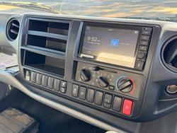 2022 Hino 300 721 Pantech Truck
