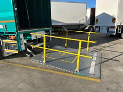 2019 Maxitrans St2 Tandem 14 Pallet Sd Curtain Sider, 4.3M Tail Gate Green