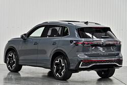2025 Volkswagen
Tiguan 150TSI R-Line