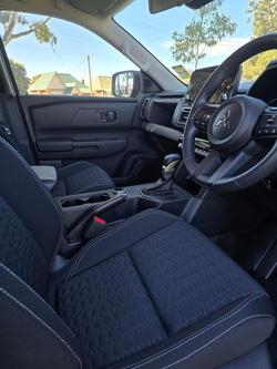 2024 Mitsubishi
Triton GLX+