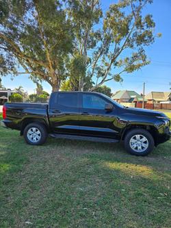 2024 Mitsubishi
Triton GLX+