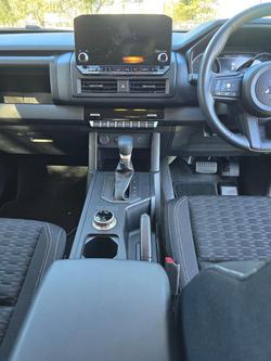 2024 Mitsubishi
Triton GLX+
