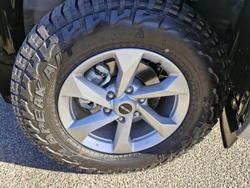 2025 Isuzu
D-MAX LS-M
