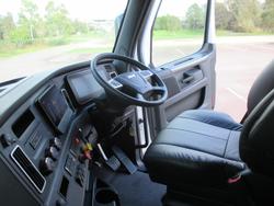 2025 Freightliner Cascadia 126 white