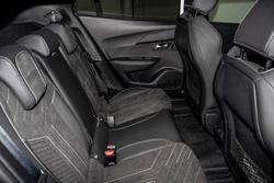 2025 Peugeot 2008 GT Hybrid