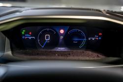 2025 Peugeot 2008 GT Hybrid P24 MY25 Okenite White