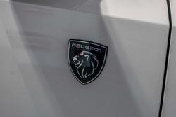 2025 Peugeot 408 GT Premium Hybrid P54 MY25 Okenite White