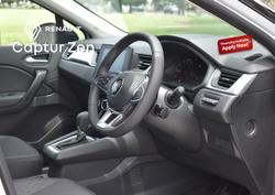 2022 Renault
Captur Zen